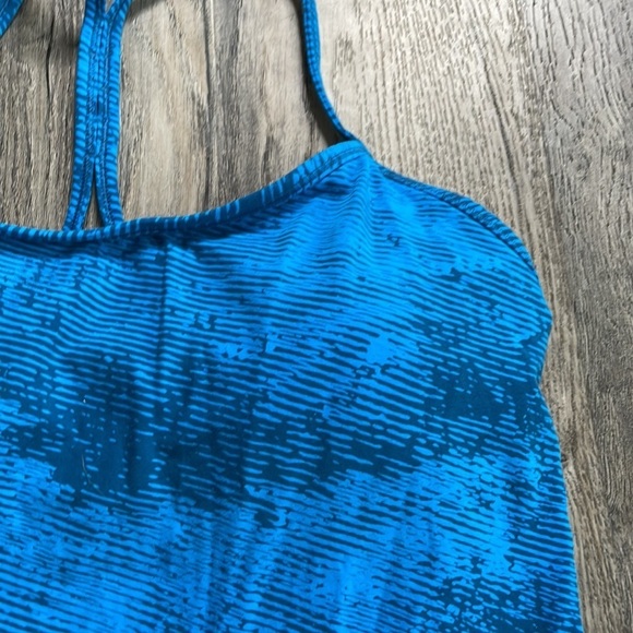 Lucy Women’s Blue Racerback Tee with built in bra, size large - Picture 4 of 10